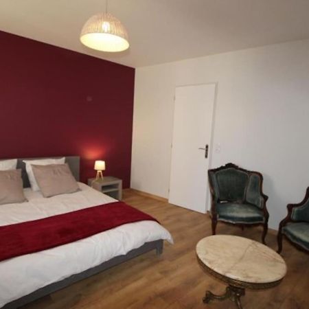 Petit Appartement Confortable Châteaubourg Екстериор снимка