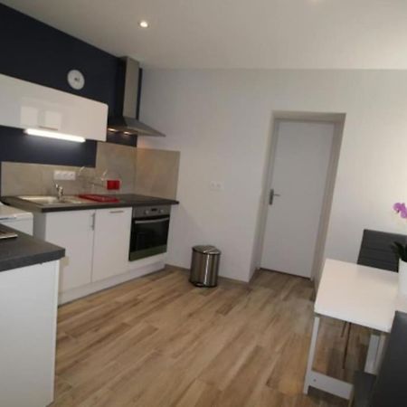 Petit Appartement Confortable Châteaubourg Екстериор снимка