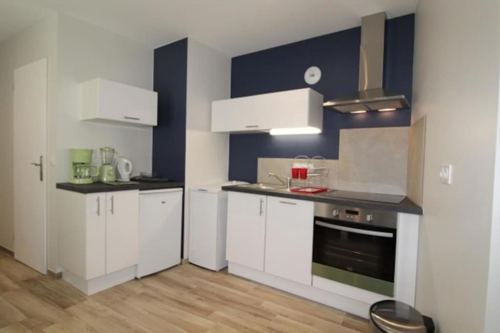 Petit Appartement Confortable Châteaubourg Екстериор снимка