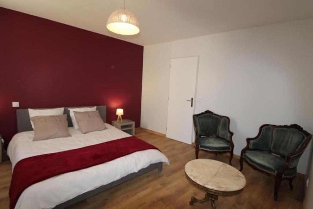 Petit Appartement Confortable Châteaubourg Екстериор снимка